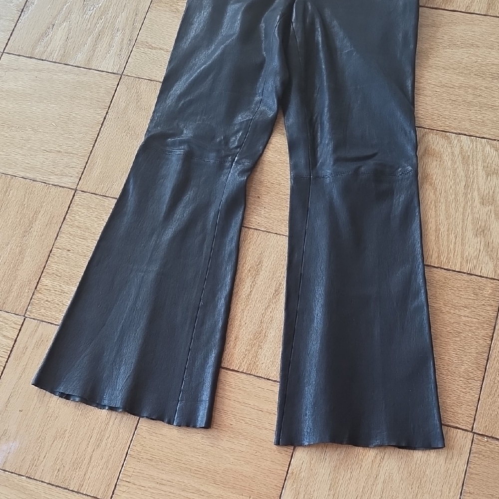 Alice + Olivia Black Leather Flared Boot-Cut Pants - Picture 5 of 9